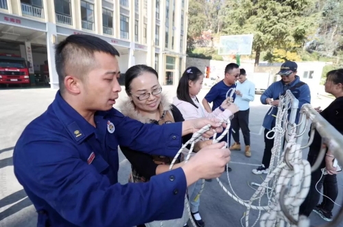 640.webp (3) 640.webp (3)